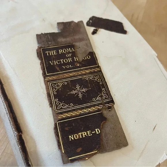 NOTRE-DAME DE PARIS VOLUME 4 Victor Hugo 1888 poor condition see photos - Picture 2 of 6